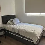 22 Metros , Costado Clinica Las Condes ,Hasta 6 Personas