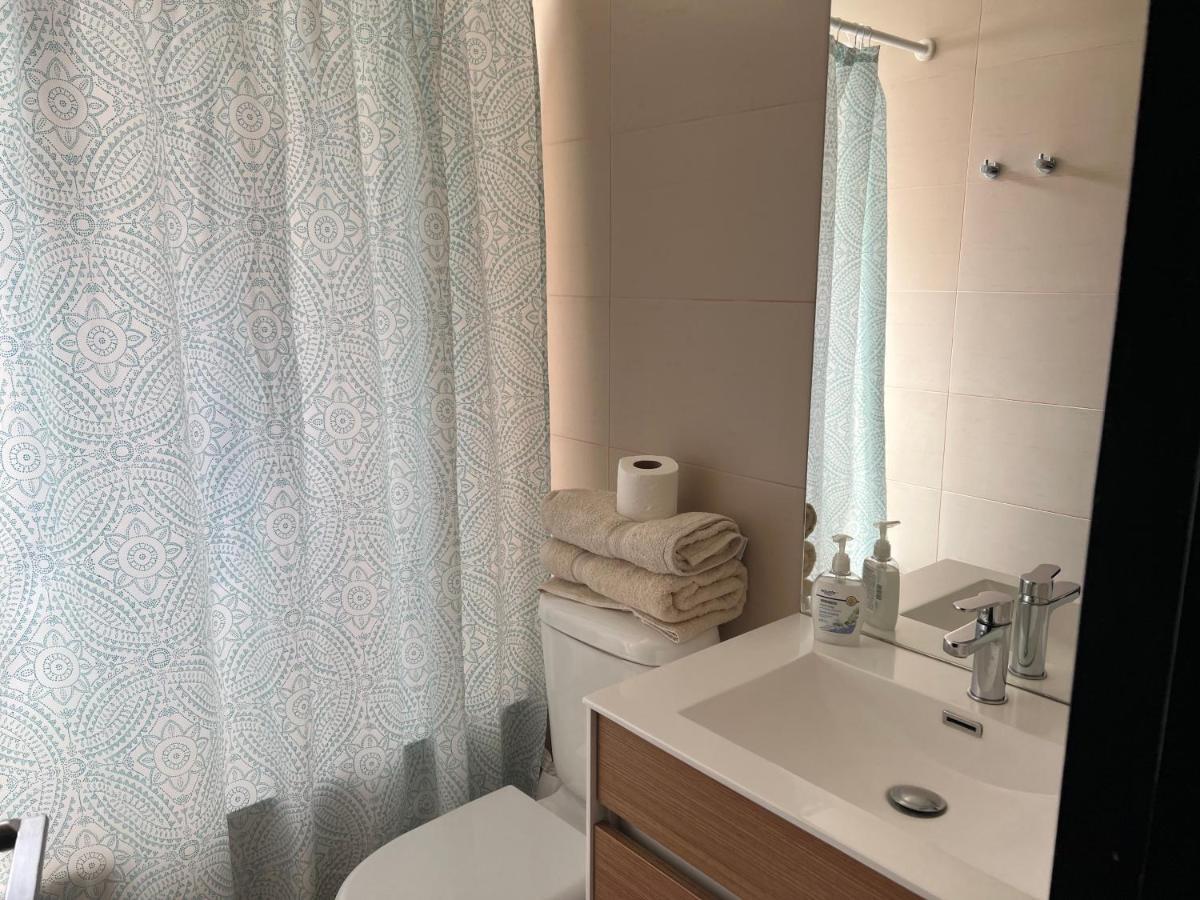 22 Metros , Costado Clinica Las Condes ,Hasta 6 Personas Apartamento Santiago de Chile