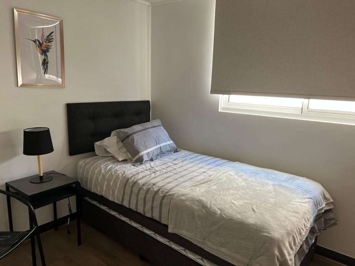 22 Metros , Costado Clinica Las Condes ,Hasta 6 Personas *