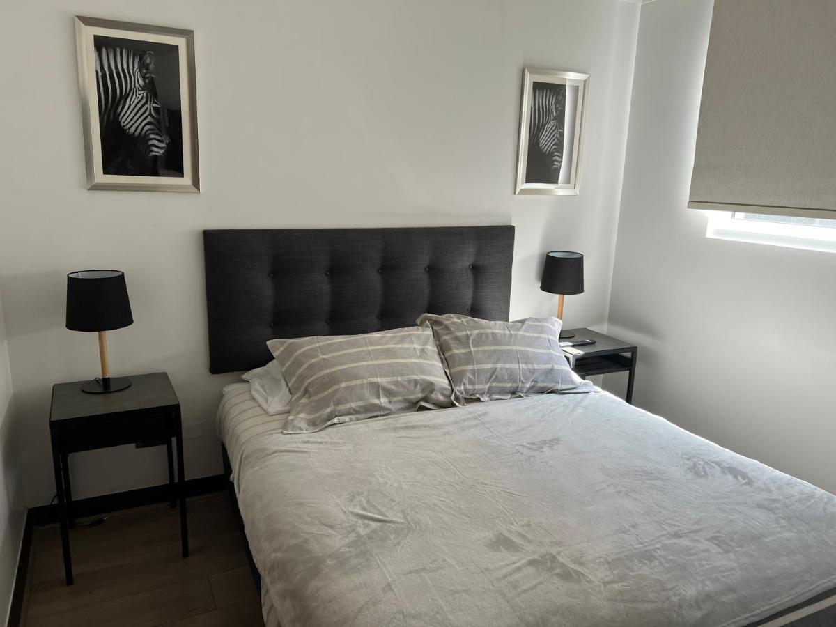 22 Metros , Costado Clinica Las Condes ,Hasta 6 Personas Santiago