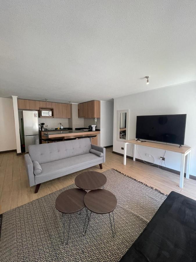 22 Metros , Costado Clinica Las Condes ,Hasta 6 Personas Apartamento *